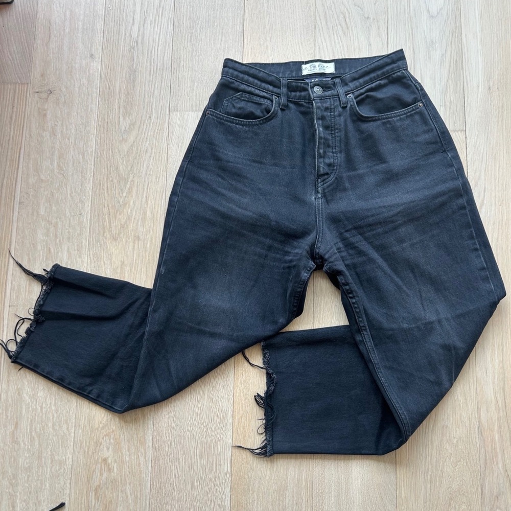 We The Free People CRVY Jeans 28 Black Ankle Straight Leg Distressed‎ Hem Grunge